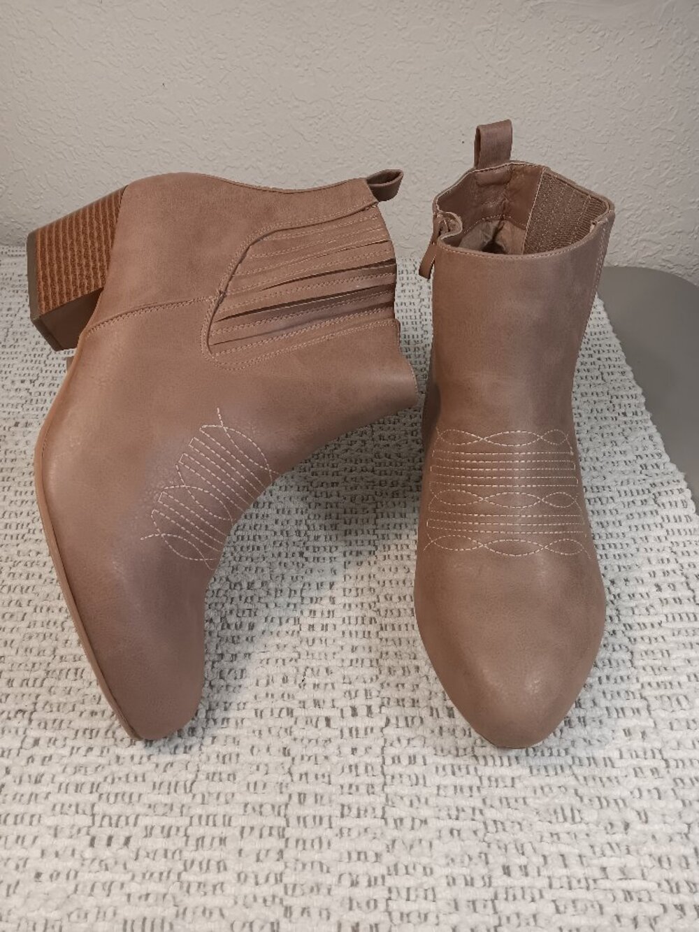 Torrid Tan Taupe Faux Leather Western Cowboy Ankle Booties sz 13 W